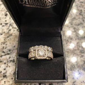 Diamond engagement and wedding band set